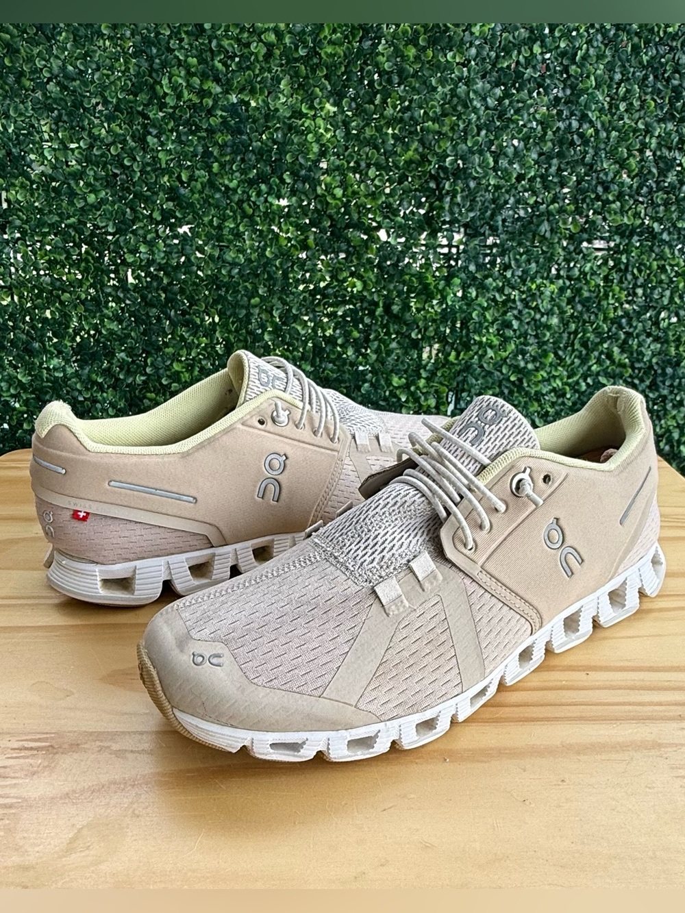 On Cloud 5 Women’s 7.5 Pearl White Beige CloudTec Running Shoes